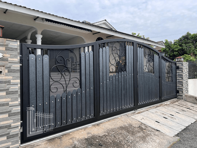 How to Choose the Right Folding Gate for Your Home in Ipoh: A Complete Buyer's Guide