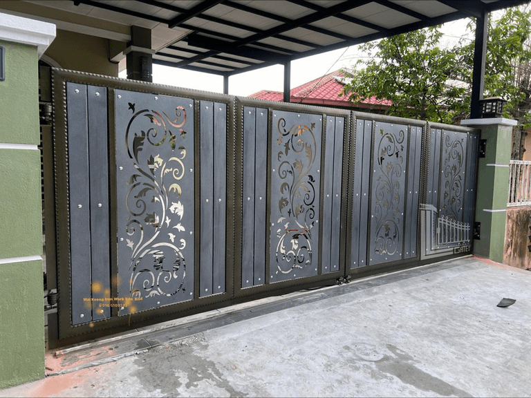 Folding Gate Design 5 by Wai Keong Iron Work — view 1